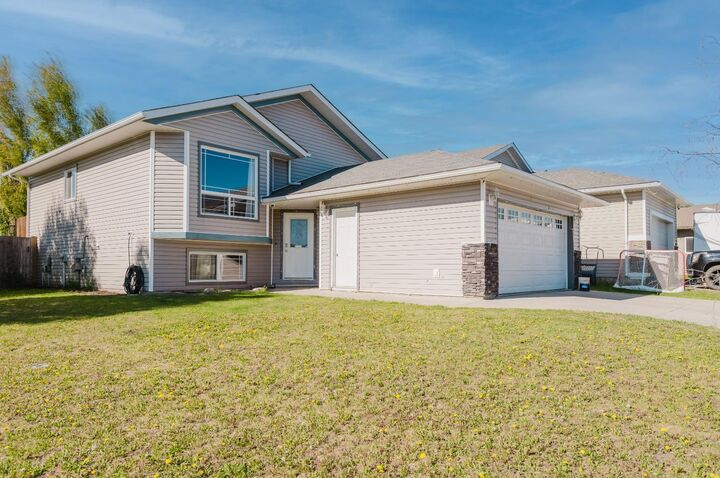 Property Photo:  8801 72 Avenue  AB T8X 0E3 