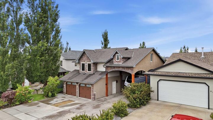 Property Photo: 6204 58 Street AB T4H 1V3