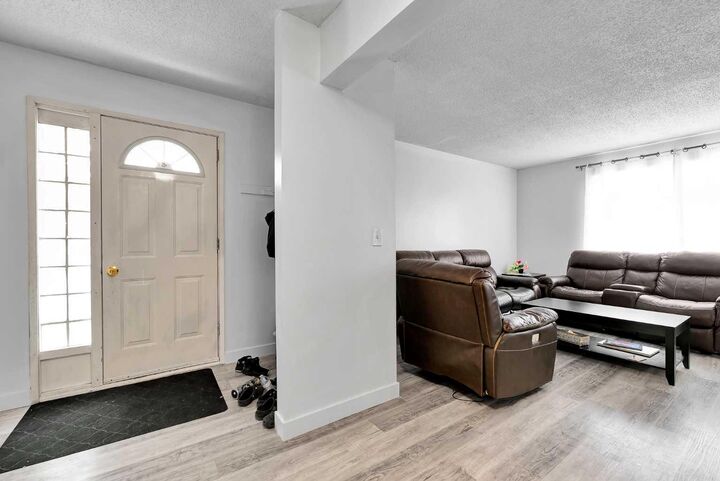Property Photo: 516 Blackthorn Road NE 101 AB T2K 4W9