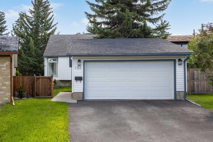 Property Photo:  151 Ranchview Place NW  AB T3G 1H7 