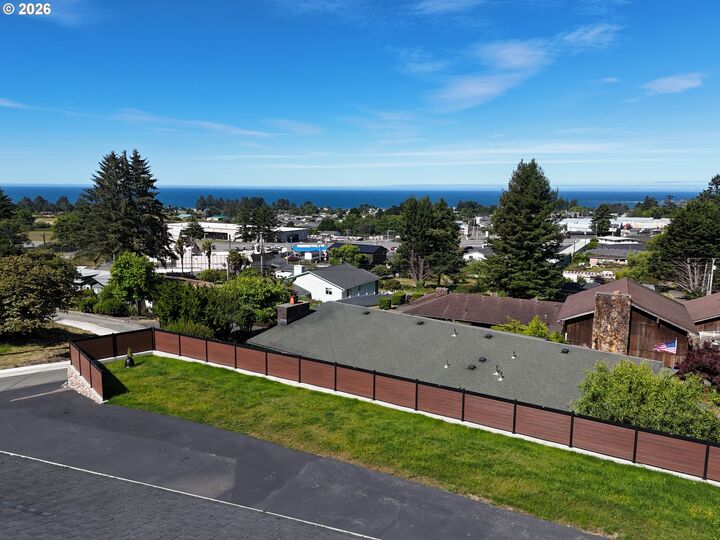 Property Photo: 16009 Hannan Ln OR 97415