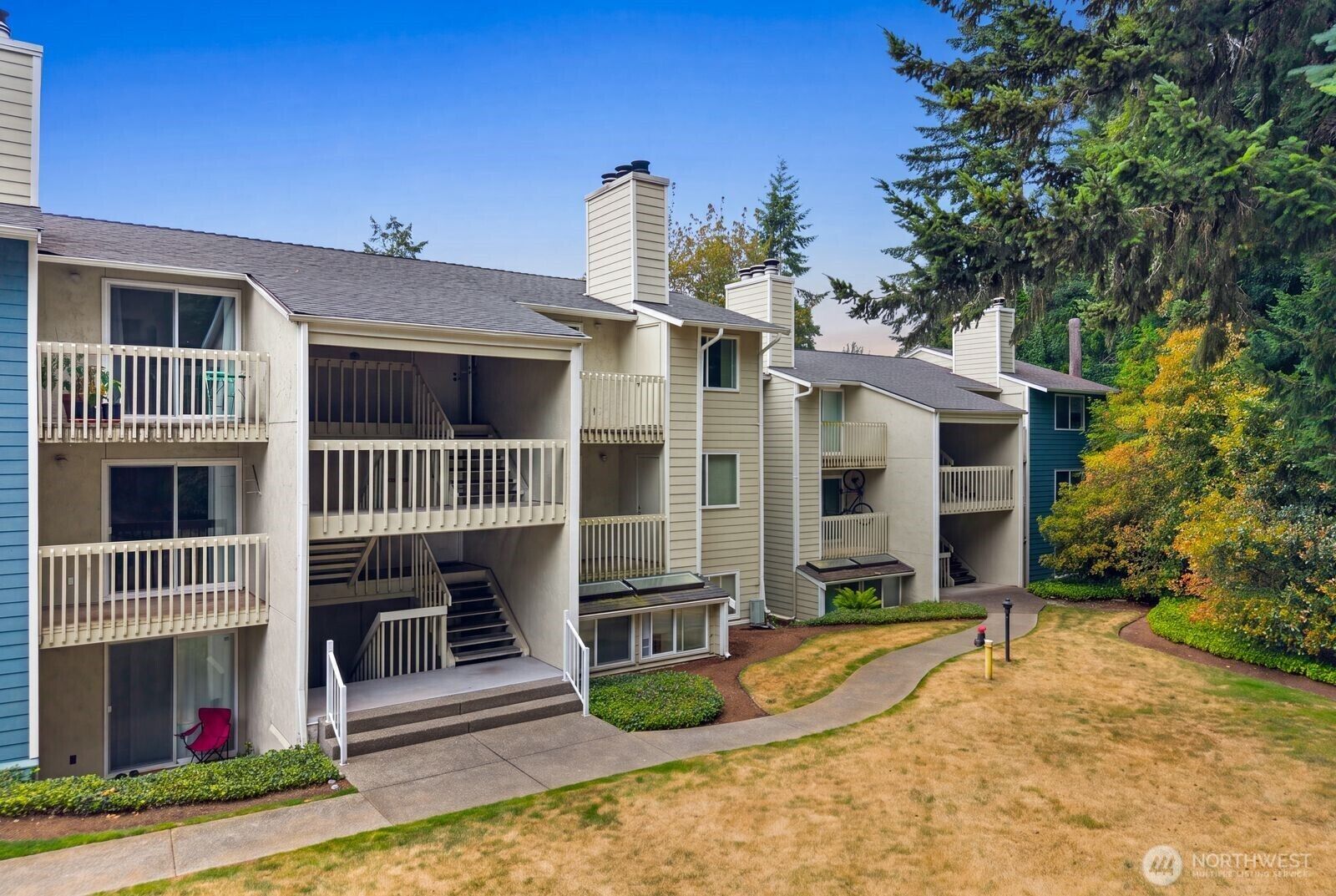 Property Photo:  9494  Redmond Woodinville Road NE B102  WA 98052 