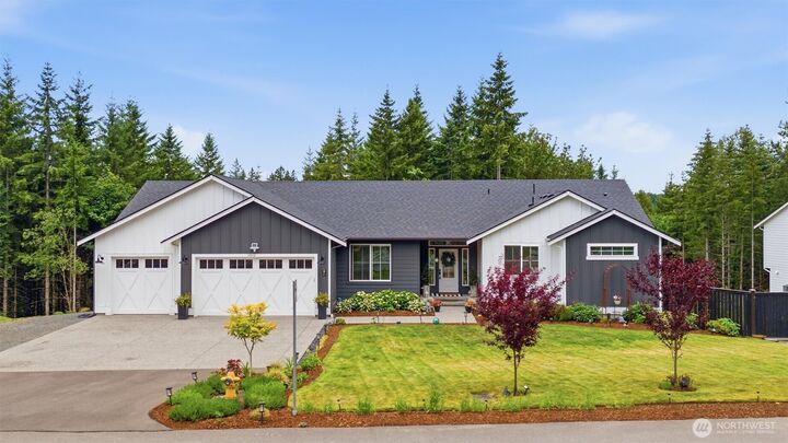 Property Photo:  10512  146th Avenue NE  WA 98258 