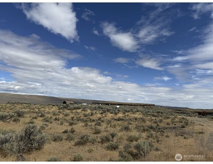 Property Photo:  245  Arroyo Place  WA 98823 