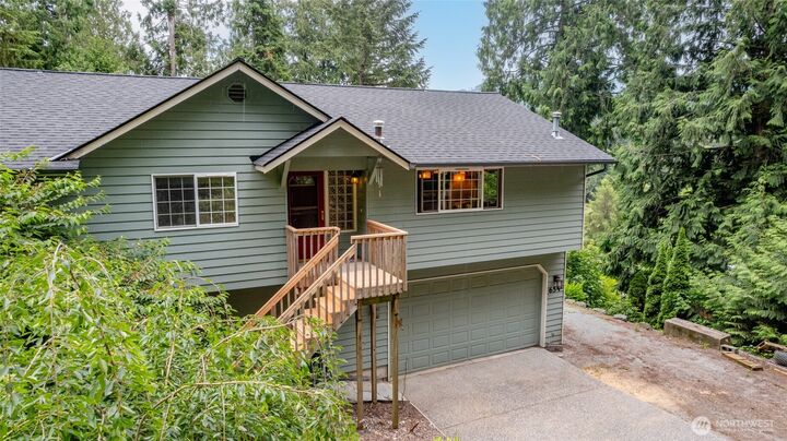 Property Photo:  654  Crest Lane  WA 98284 