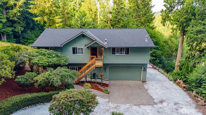 Property Photo: 654 Crest Lane WA 98284