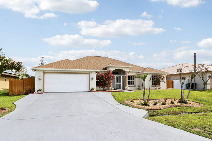 Property Photo:  611 SW Saragossa Avenue Port St Lucie  FL 34953 