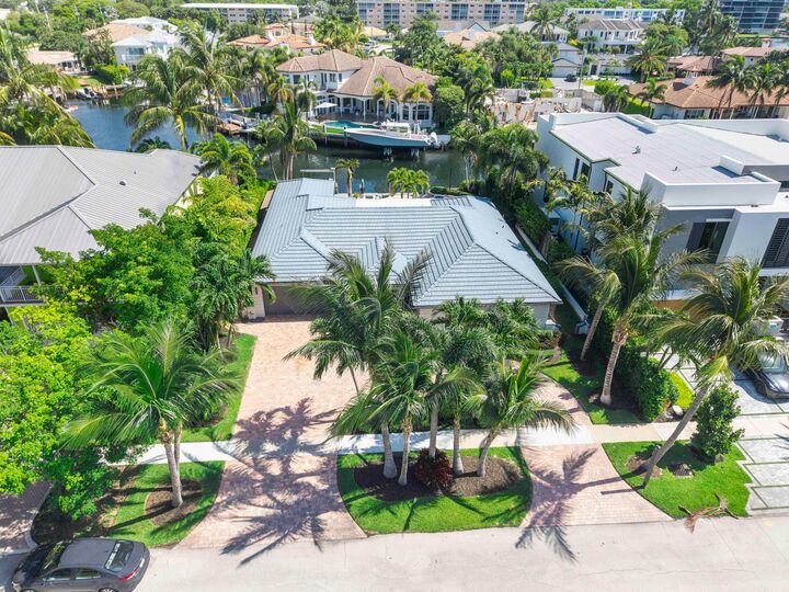 Property Photo:  725 NE 36th Street  FL 33431 
