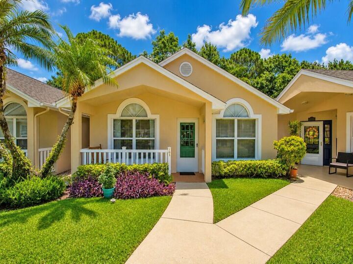 Property Photo:  703 NW San Remo Circle  FL 34986 