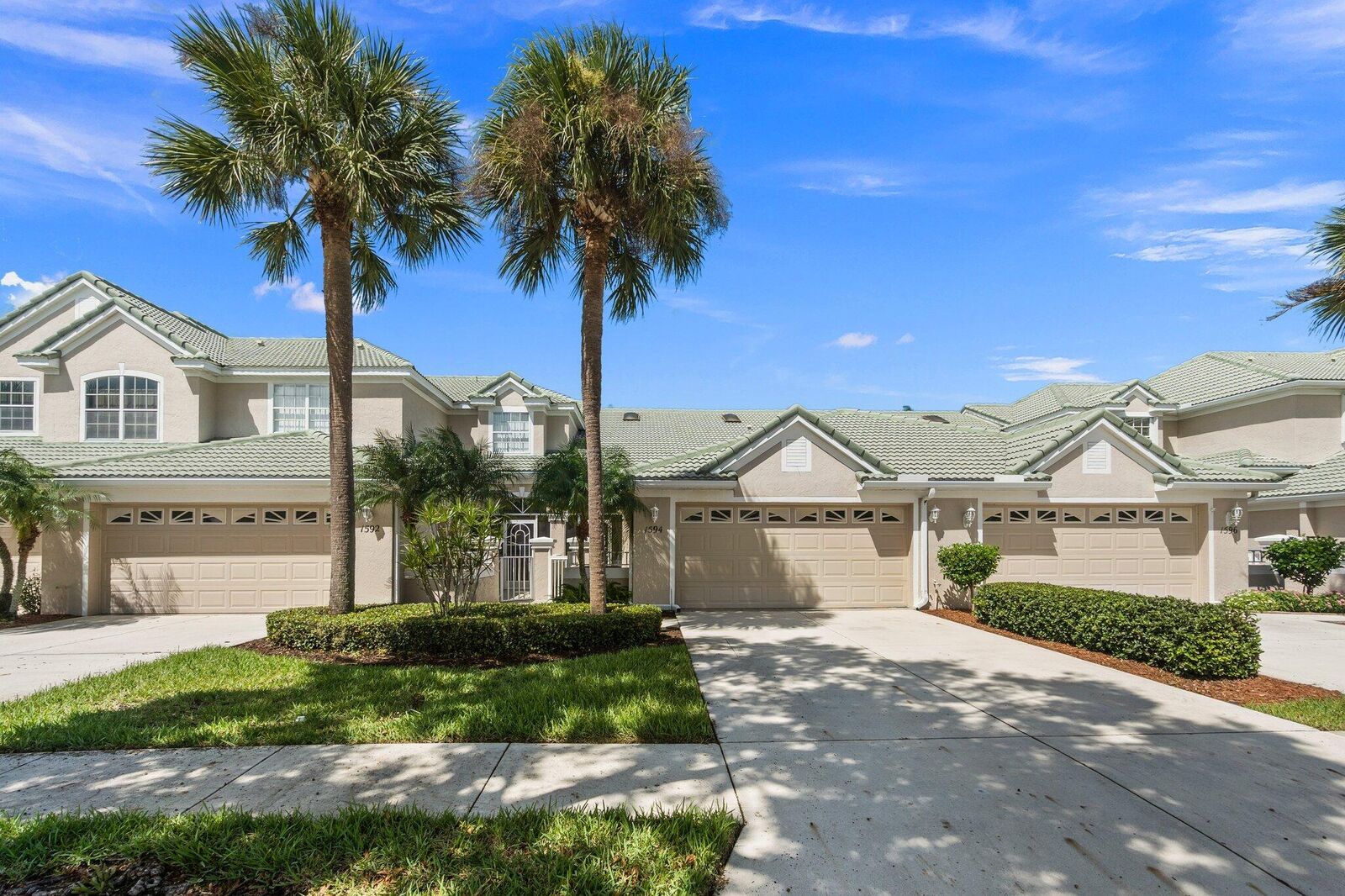 Property Photo:  1594 SW Harbour Isles Circle  FL 34986 