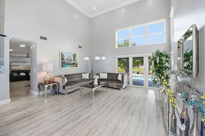 Property Photo:  14040 Richwood Place  FL 33325 
