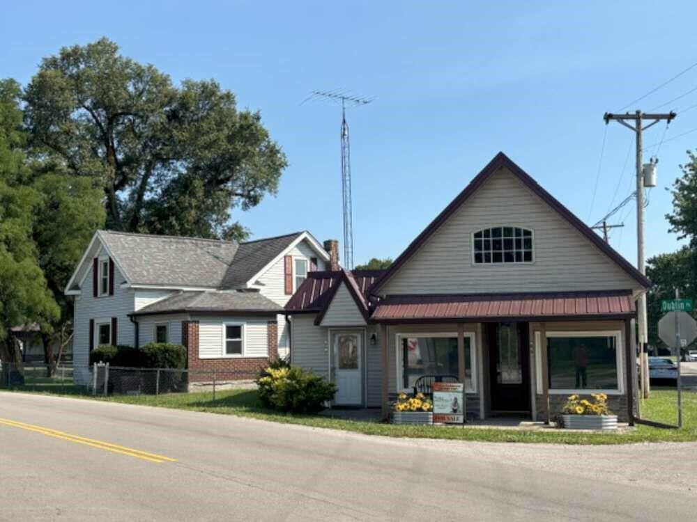 Property Photo:  6301 E Dublin Pike 6303 E Dublin Pike  IN 47366 