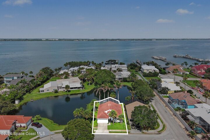 Property Photo:  320 Las Olas Drive  FL 32951 