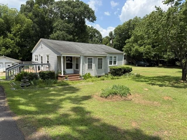 Property Photo: 15570 US 221 Highway SC 29335