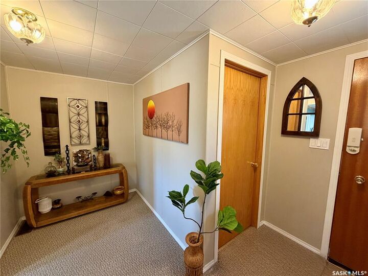 Property Photo:  220 2nd Street W  SK S0C 0S0 