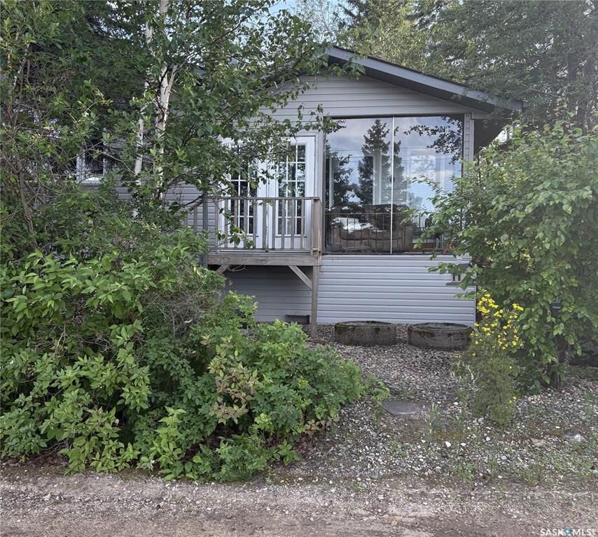 Property Photo:  205 Bay Drive W  SK S0J 0N0 