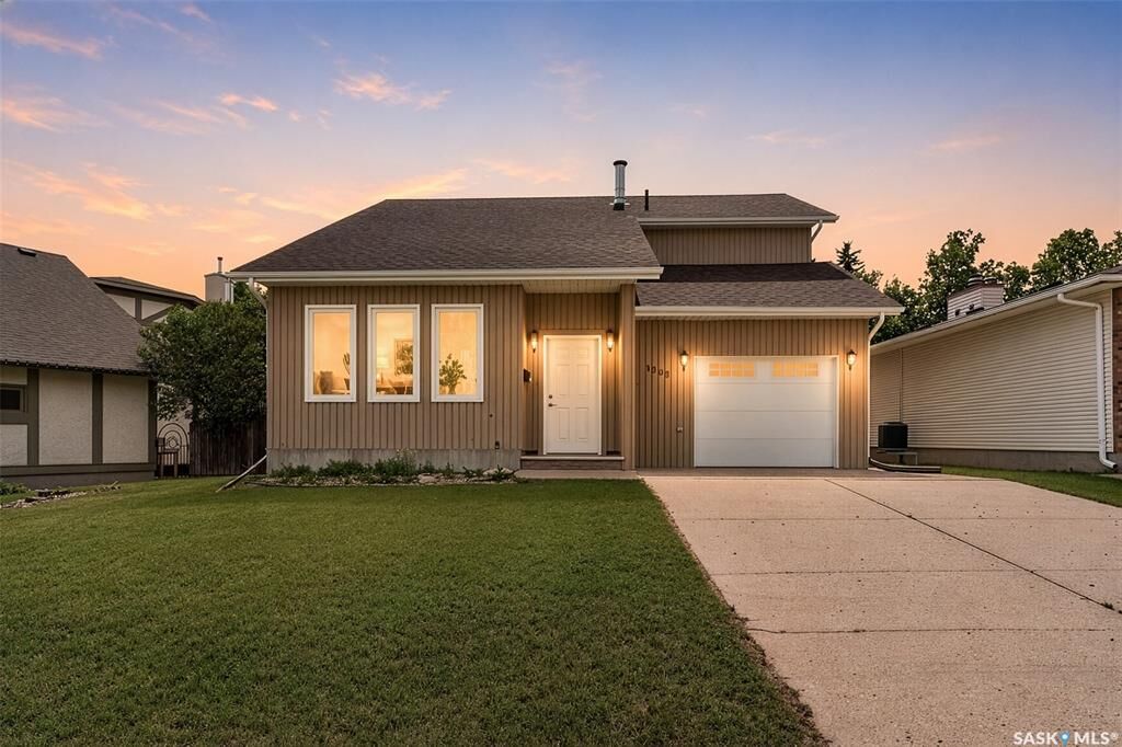 Property Photo:  1309 Regal Crescent  SK S6H 7S1 