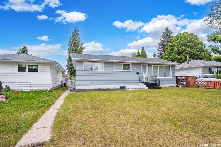 Property Photo:  1704 Preston Avenue S  SK S7H 2V8 