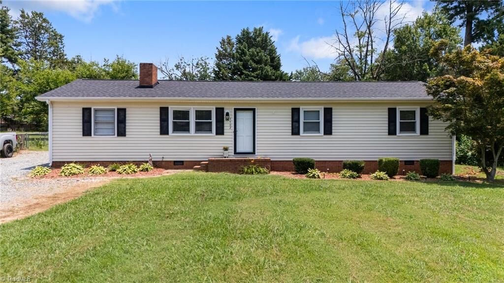 Property Photo:  4402 Valley View Road  NC 27360 