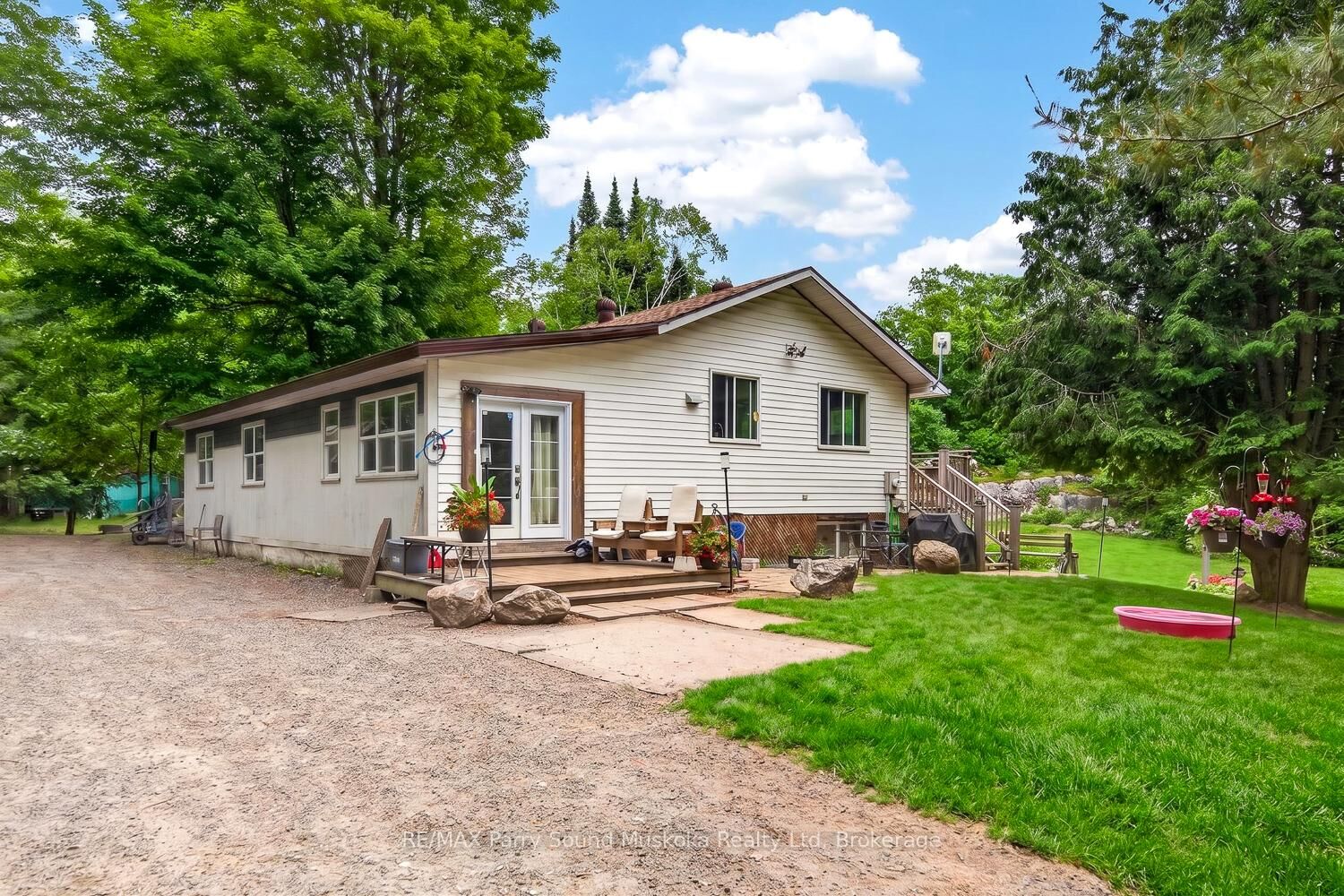 Property Photo: 15 Toronto Lake Road ON P0C 1H0