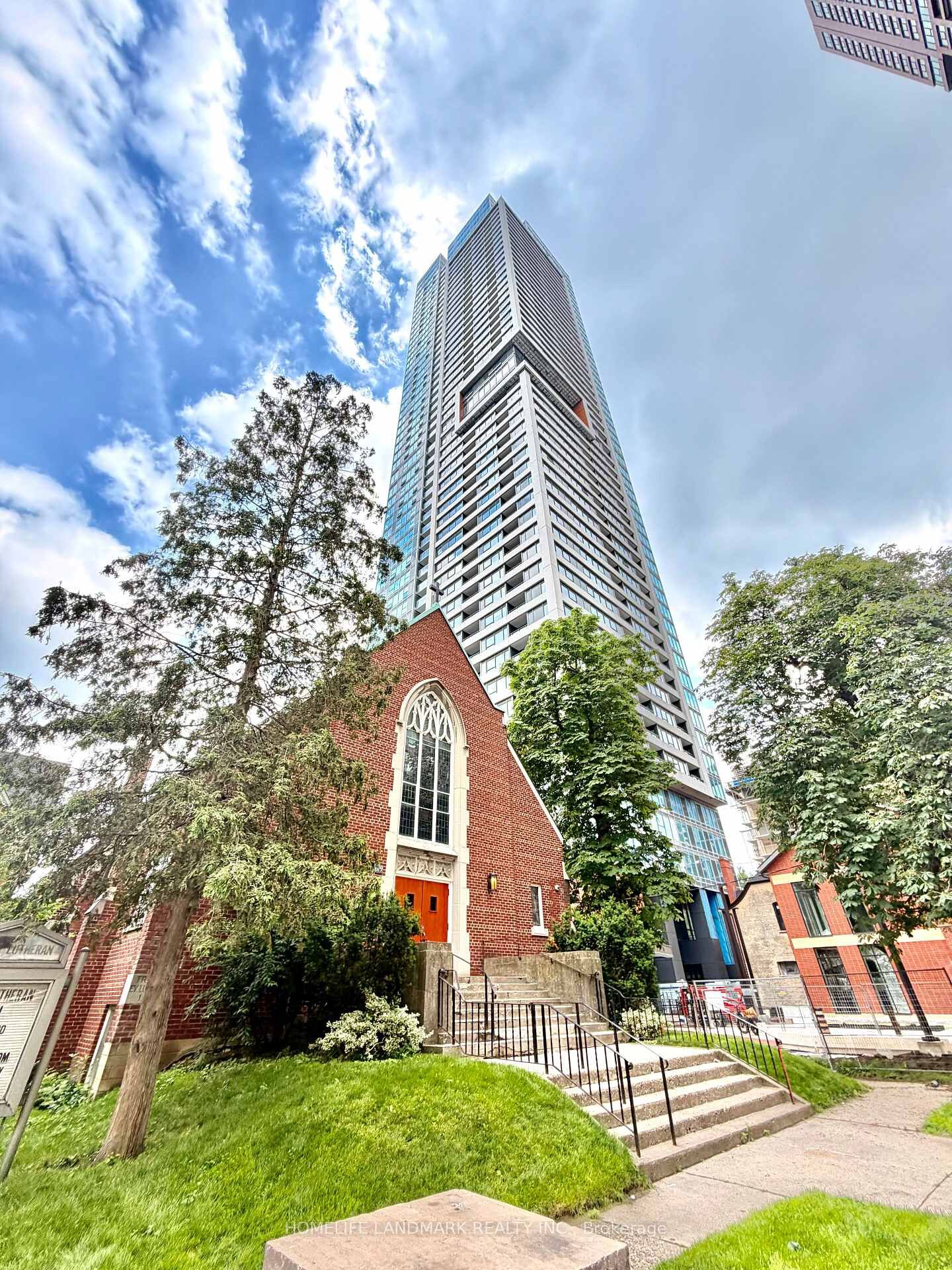Property Photo:  609 Sherbourne Street 2303  ON M4X 0A4 