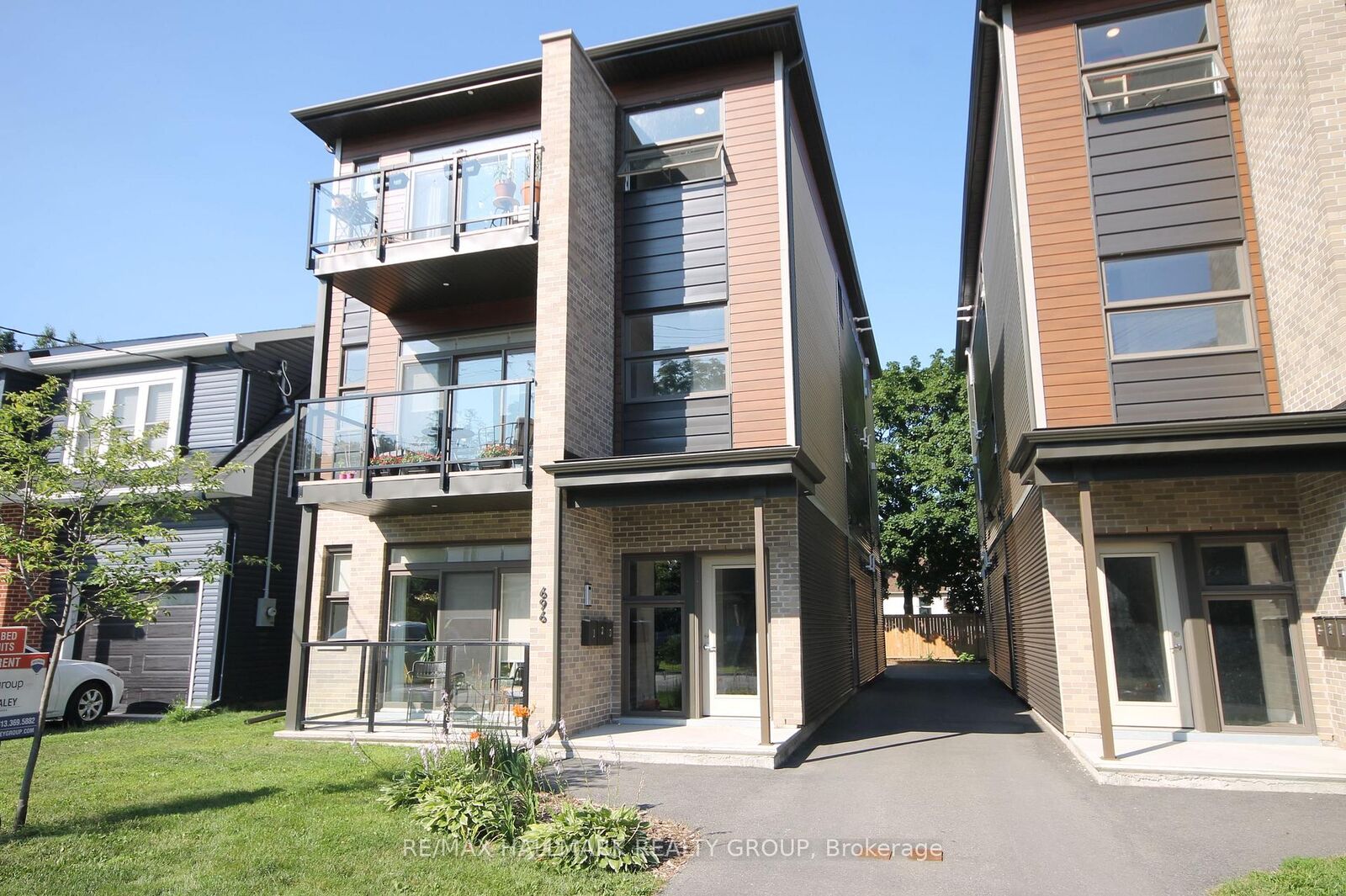 Photo de la propriété:  696 Roosevelt Avenue 3  ON K2A 2A7 