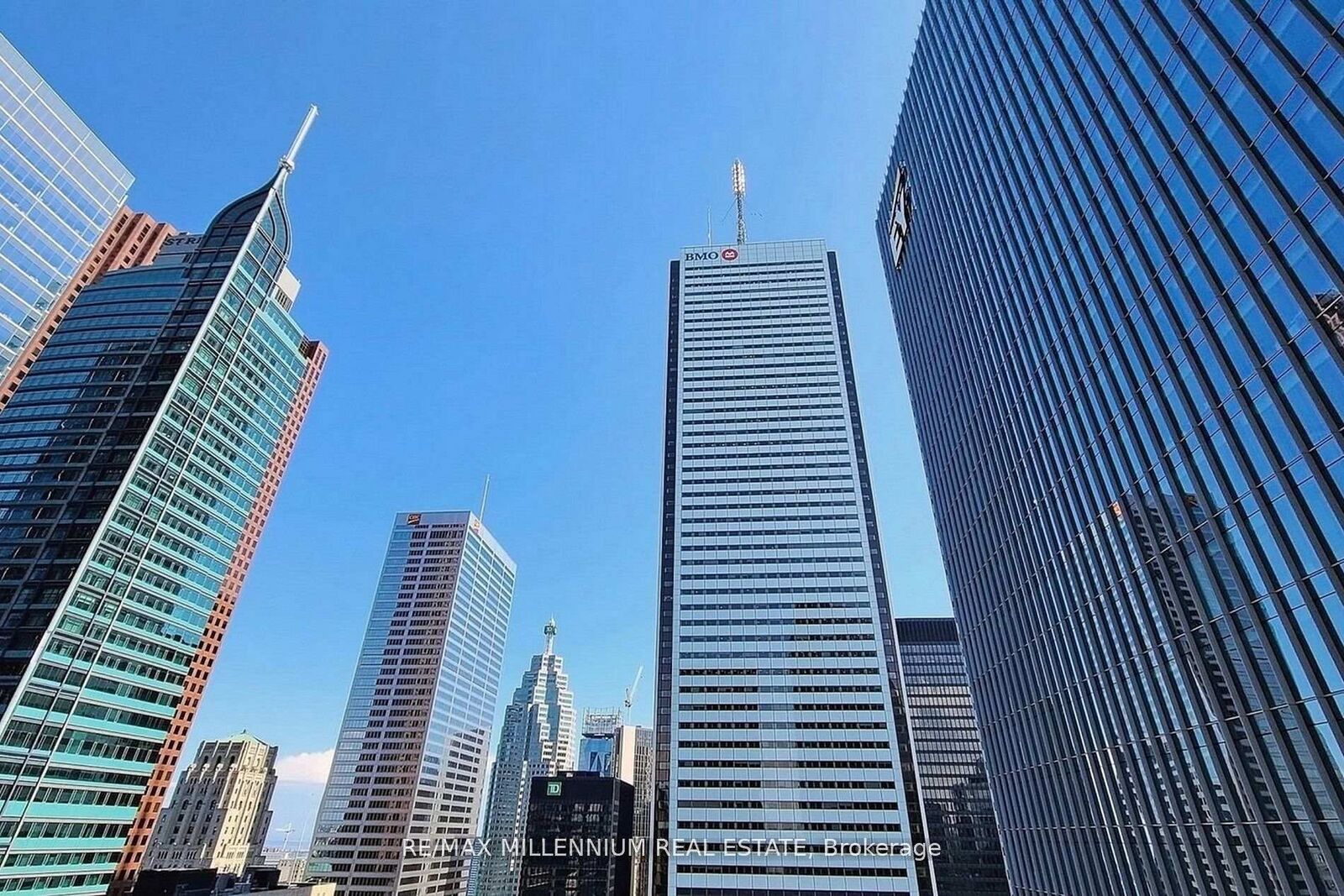 Property Photo:  70 Temperance Street 5101  ON M5H 0B1 