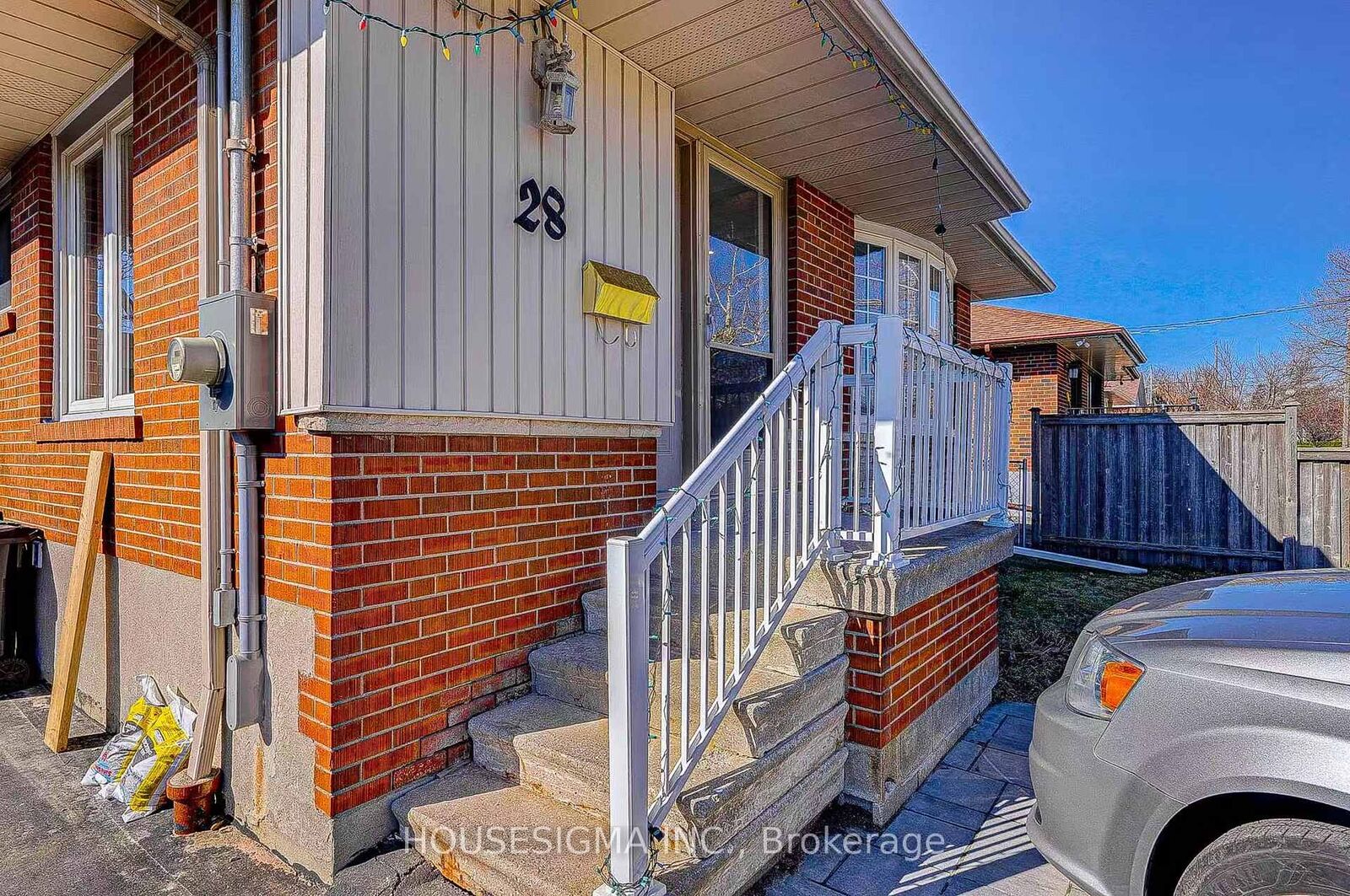 Photo de la propriété:  28 Earlton Road  ON M1T 2R3 