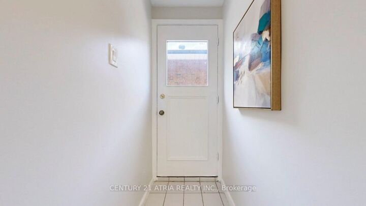 Property Photo:  60 Beacham Crescent Lower  ON M1T 1N1 
