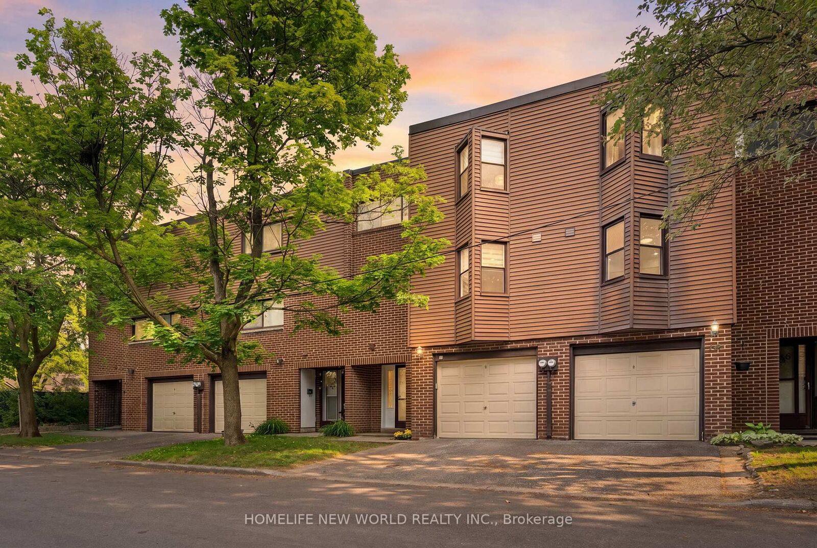 Property Photo:  87 Song Meadoway N/A  ON M2H 2T9 