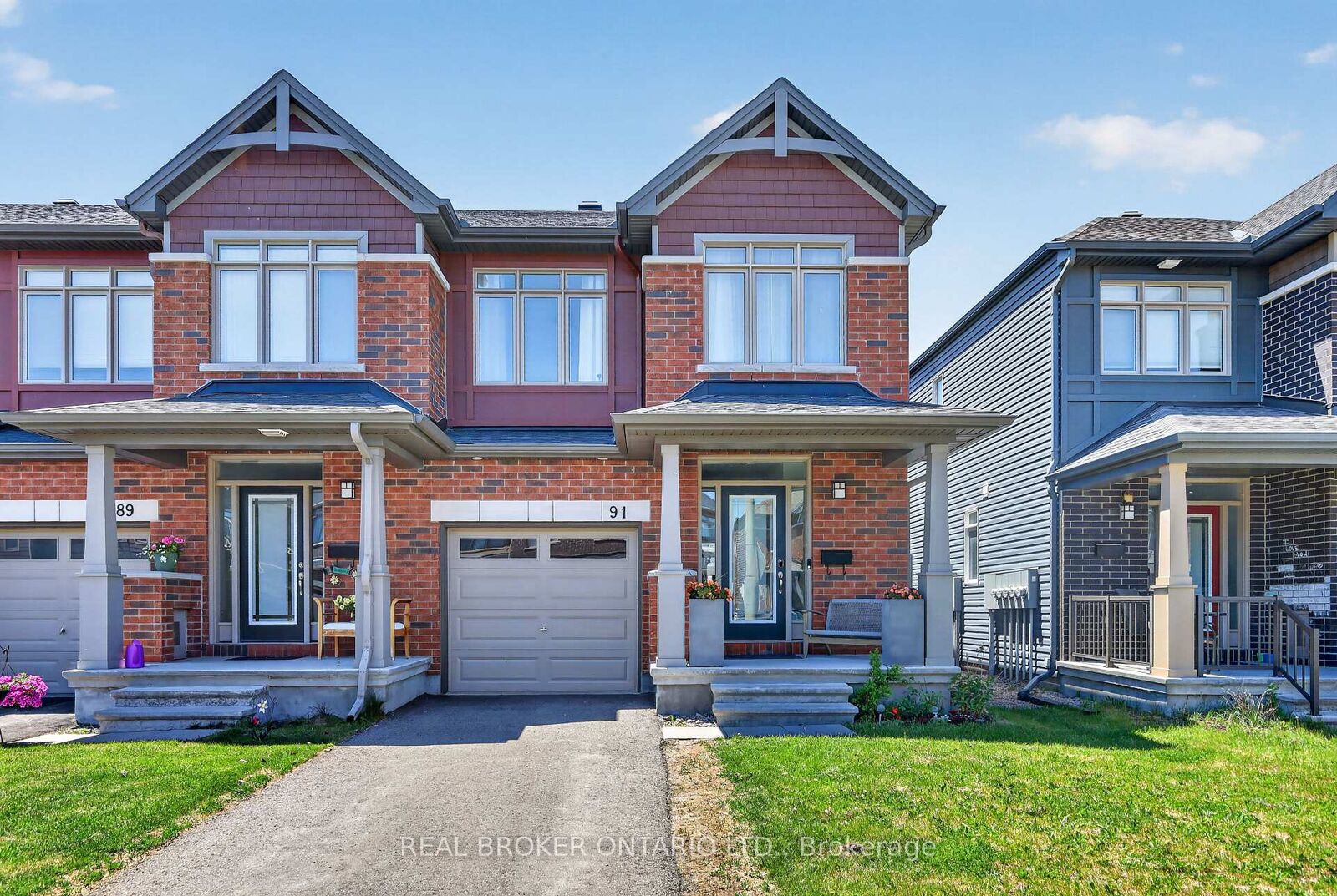Property Photo:  91 Chevron Place  ON K1W 0L6 