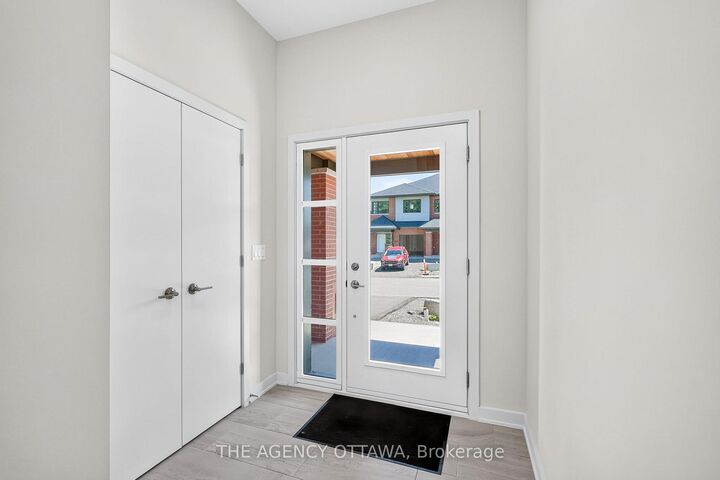Property Photo:  1005 Kitigan Grove  ON K2K 0M9 