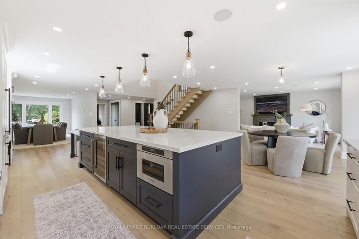 Property Photo: 2029 Kempton Park Drive ON L5M 2Z4
