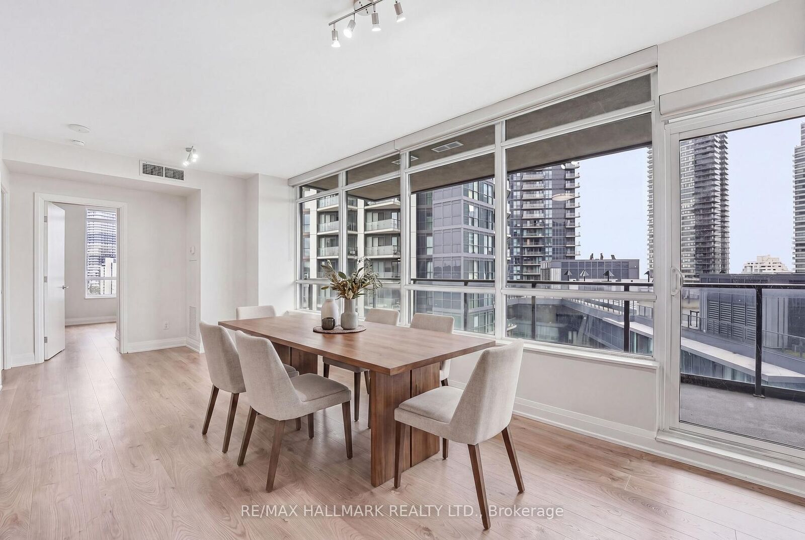 Property Photo: 36 Park Lawn Road 710 ON M8Y 0E5