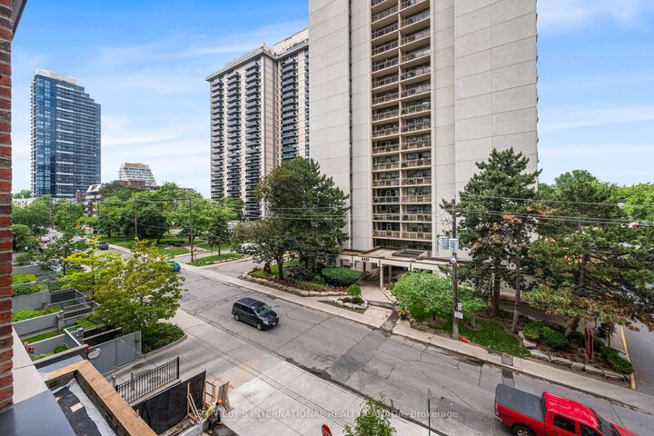 Property Photo:  109 Erskine Avenue 303  ON M4P 0G8 