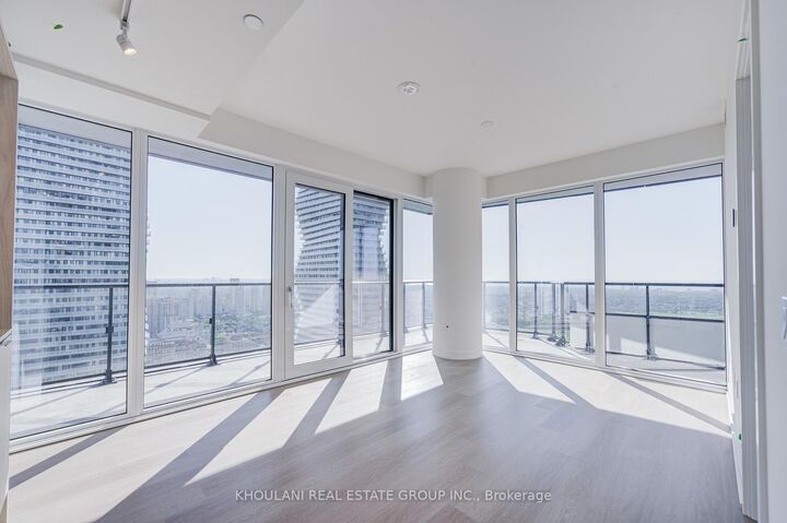 Property Photo:  448 Burnhamthorpe Road W 4008  ON L5B 0R4 