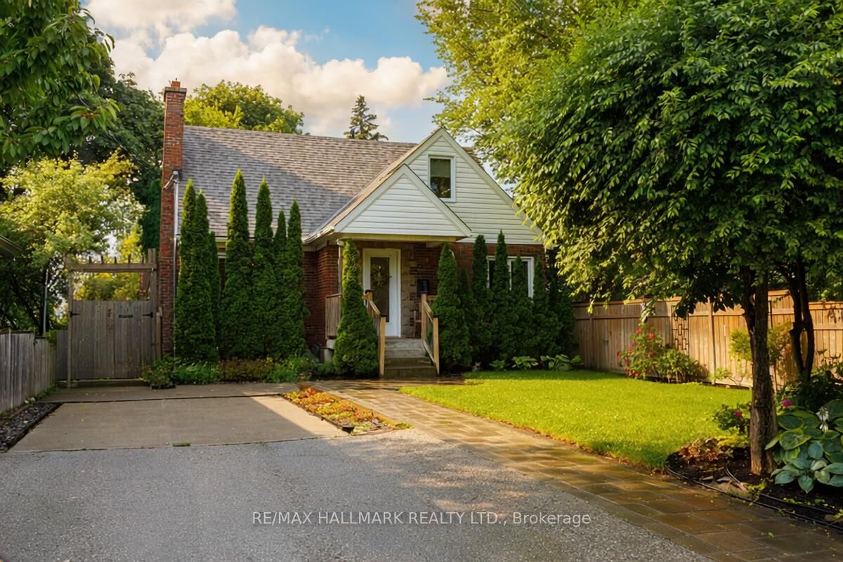 Property Photo:  1885 Kingston Road Main  ON M1N 1T3 
