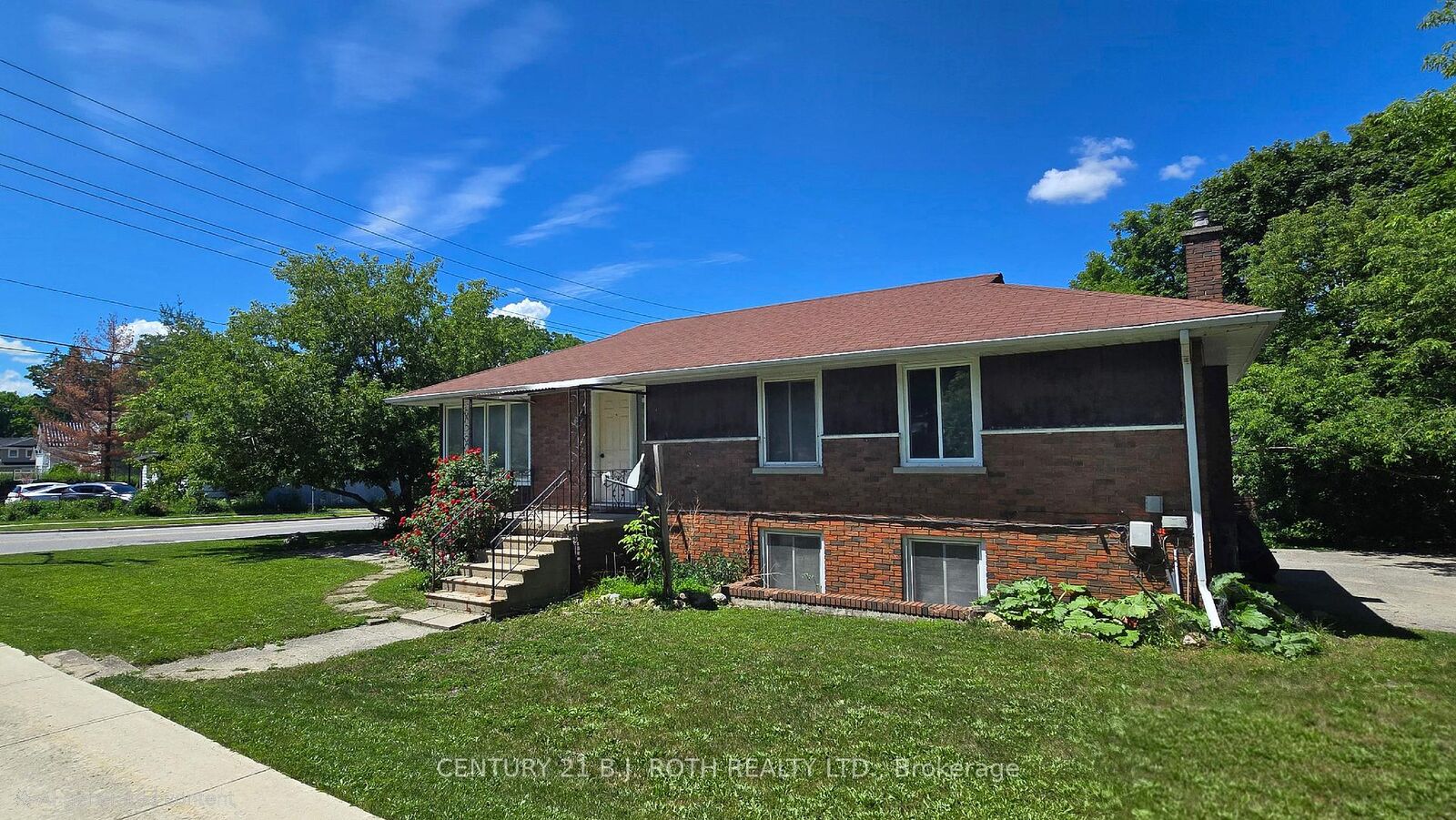 Property Photo:  41 Bayview Drive Upper  ON L4N 3N7 