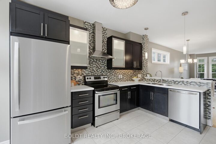 Property Photo:  41 Durksen Drive  ON L2R 0A7 