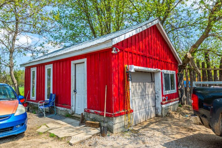 4357 Penetanguishene Road — photo 1