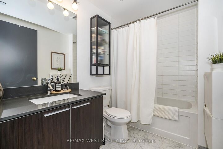Property Photo: 10 Park Lawn Road 1705 ON M8Y 3H8