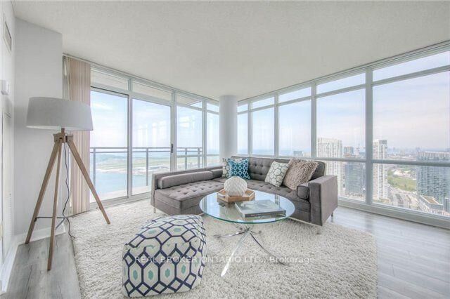 Photo de la propriété:  15 Fort York Boulevard 4512  ON M5V 3Y4 