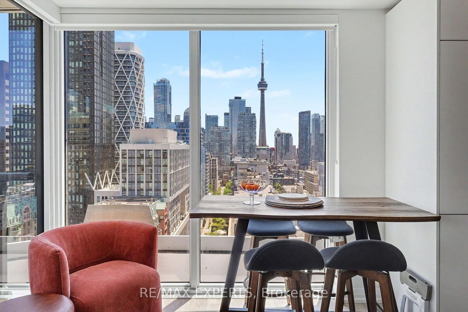 Property Photo:  280 Dundas Street W 1805 (Furnished)  ON M5T 0E3 