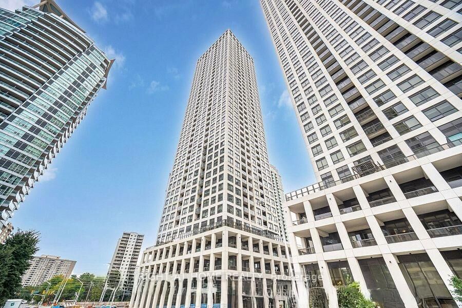 Property Photo:  30 Elm Drive W 1807  ON L5B 0N6 