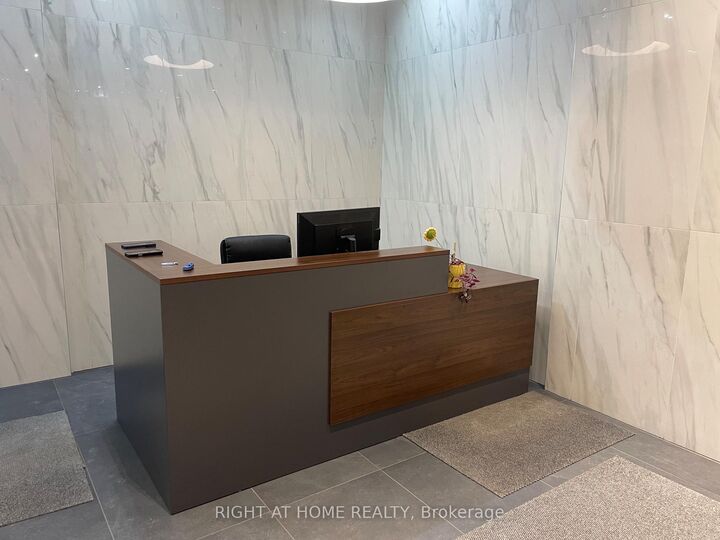 Property Photo: 203 Catherine Street 1804 ON K2P 1J5