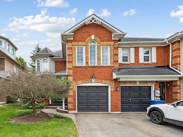 Property Photo: 101 Downey Circle ON L4G 7E8