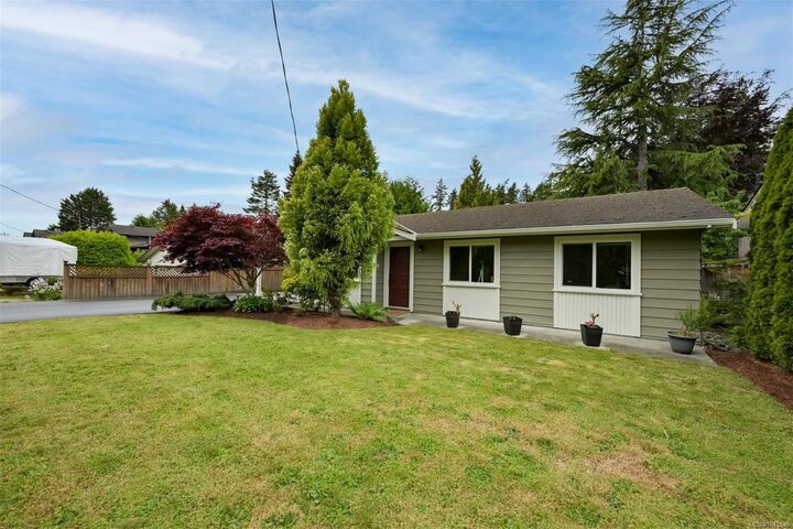 Property Photo: 7662 Wallace Dr BC V8M 1N5