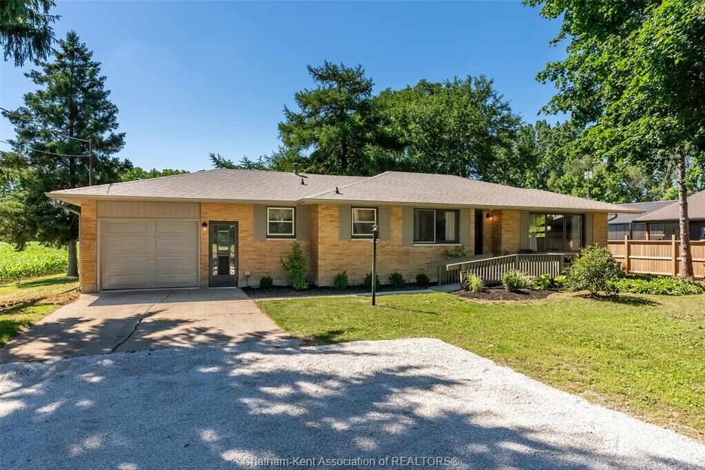 Property Photo: 140 Gregory Drive East ON N7L 0E1