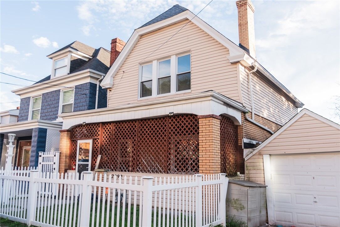 Property Photo:  2292 Valera Ave  PA 15210 