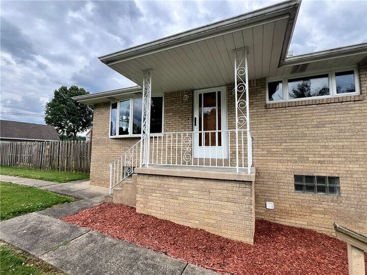 Property Photo: 206 Clinton Dr PA 15637